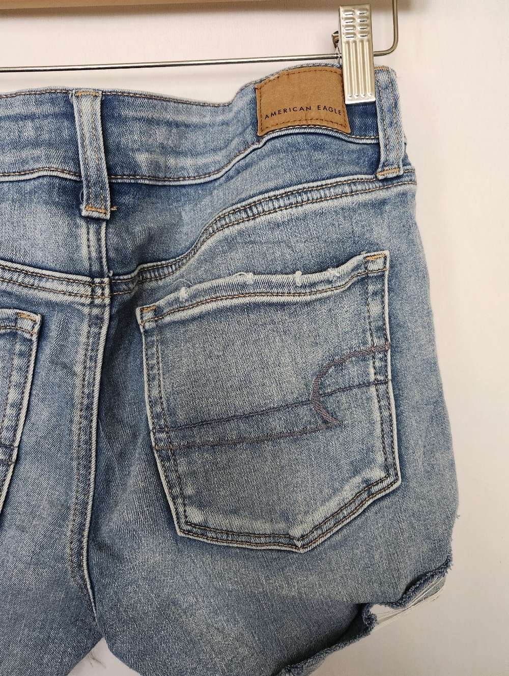 American Eagle High Rise Distressed Jean Shorts Size 6 - Picture 8 of 10